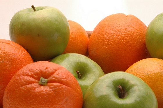 apples-and-oranges-560x372